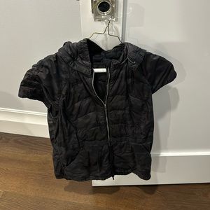 Lululemon vest size 4